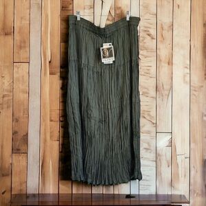 NWT olive green pleated maxi skirt earthy light flattering stretch women L
